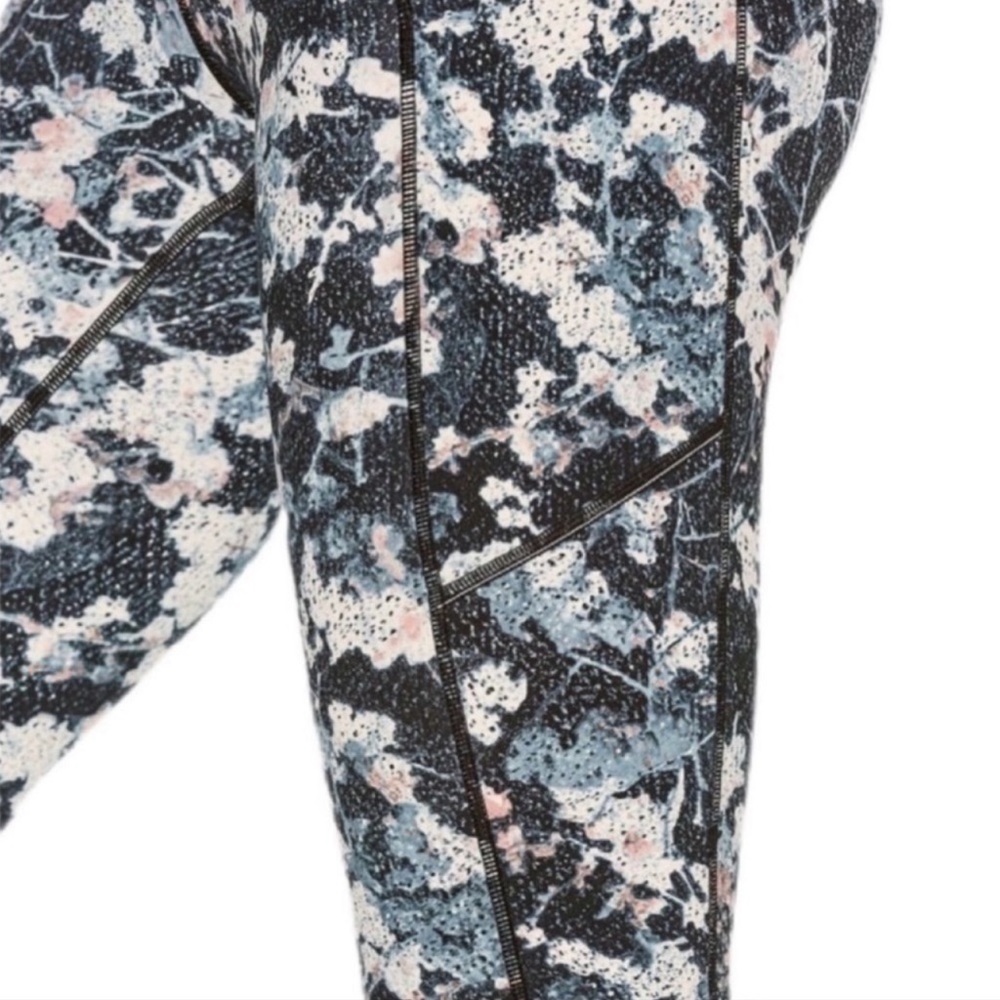 Lululemon Spring Bloom Speed Up Crop 4 Multi Black - Picture 2 of 6